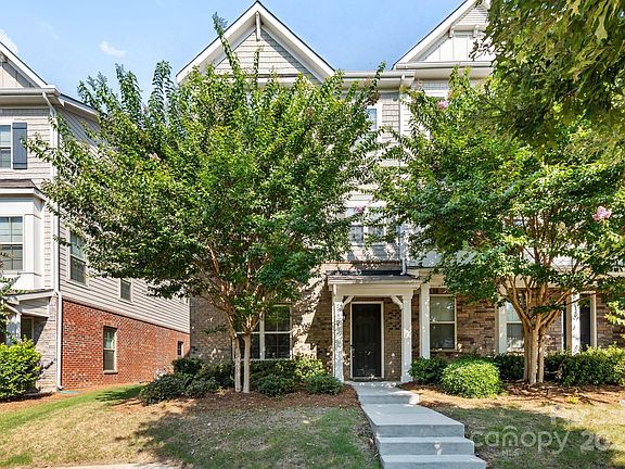 2nd image of 9324 Ainslie Downs St