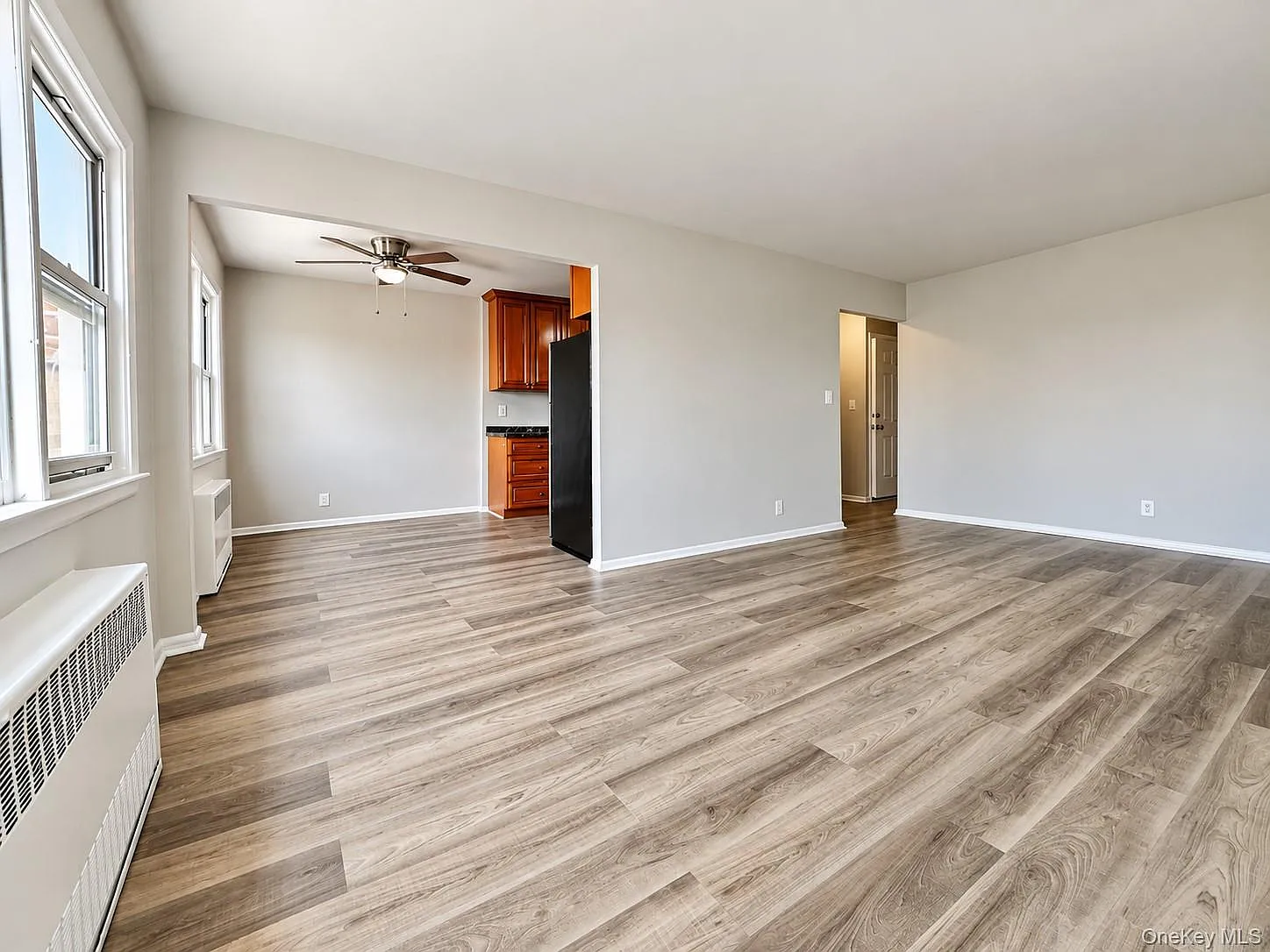 3 bed, 1.0 bath, 915 sqft, $3,500 — Photo 2