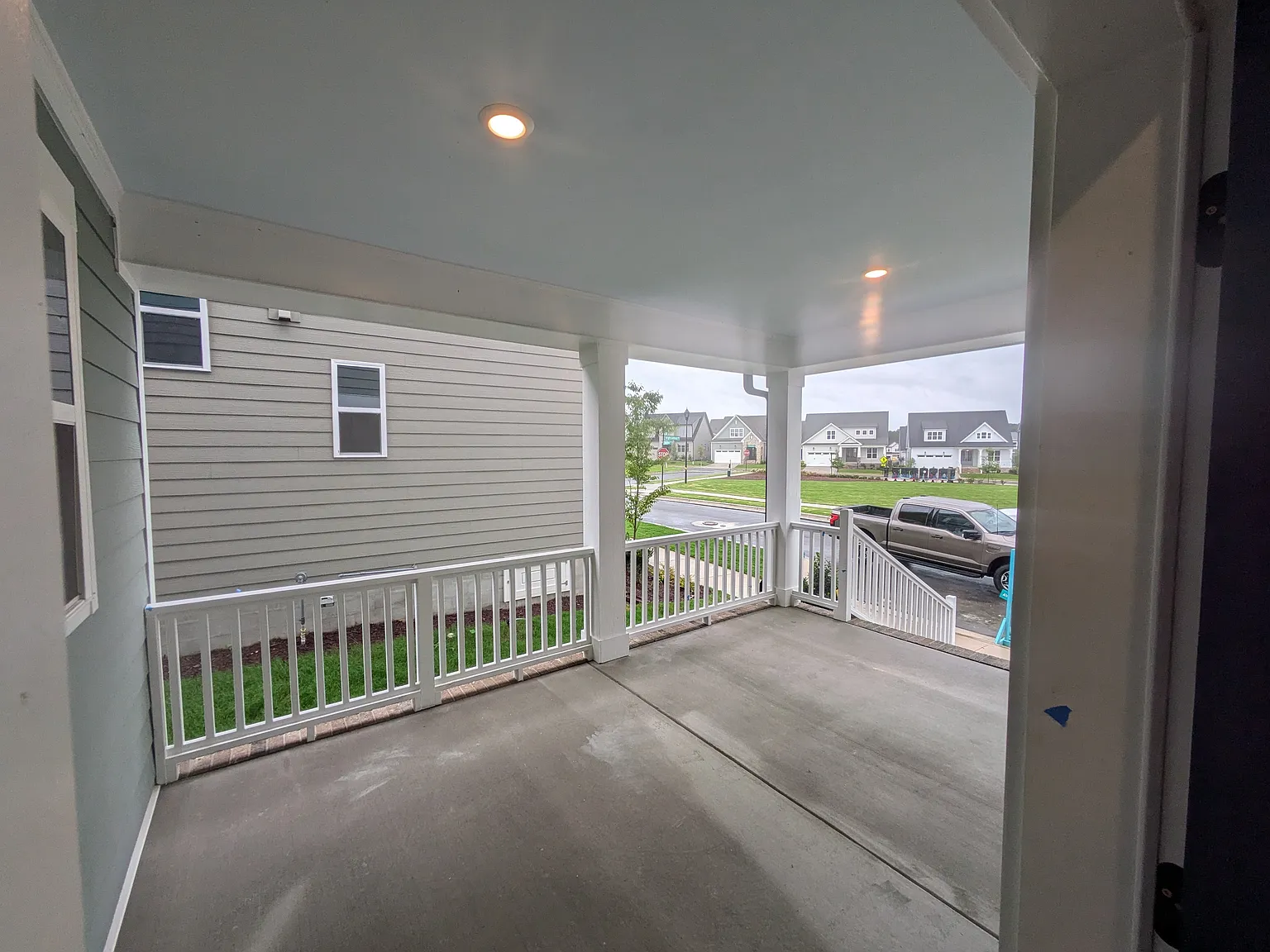 4 bed, 2164 sqft, $2,649 — Photo 2