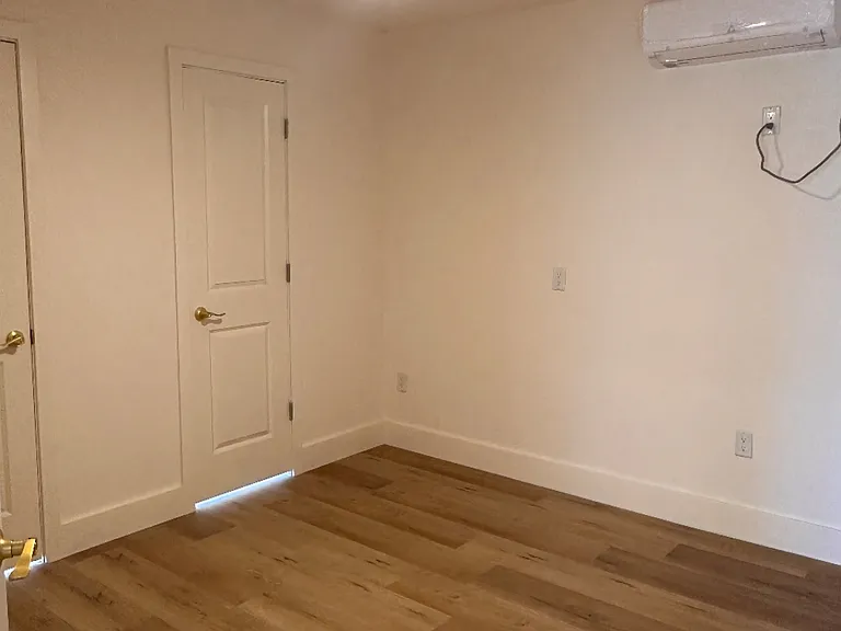 410 Randall St #7 — Photo 5