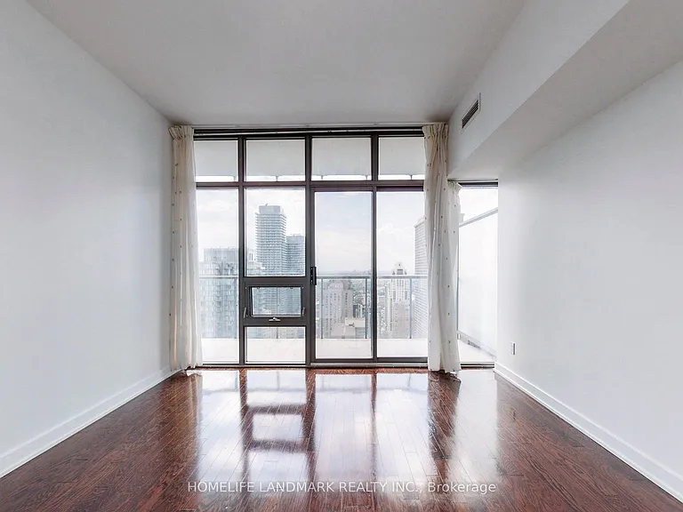 33 Charles St E #3406 — Photo 19