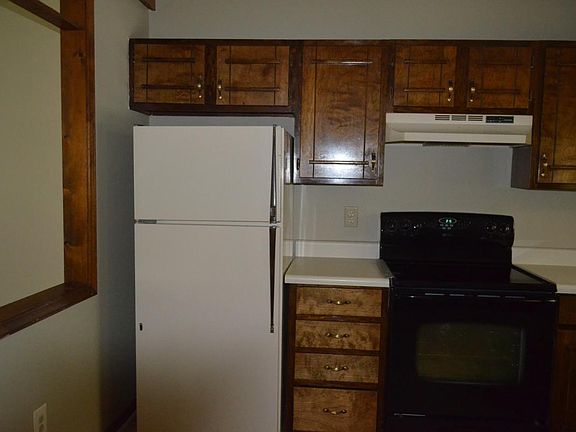 Refrig with ice maker, like new self cleaning convection ove