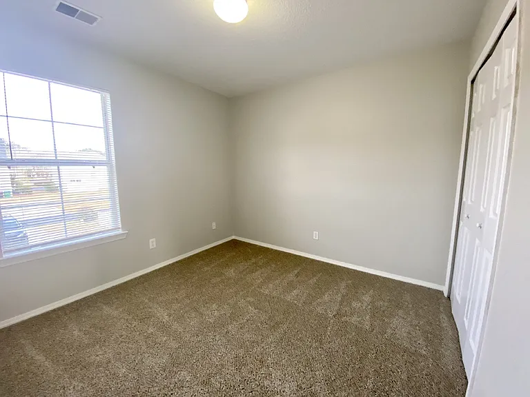 212 Student Union St — Photo 15