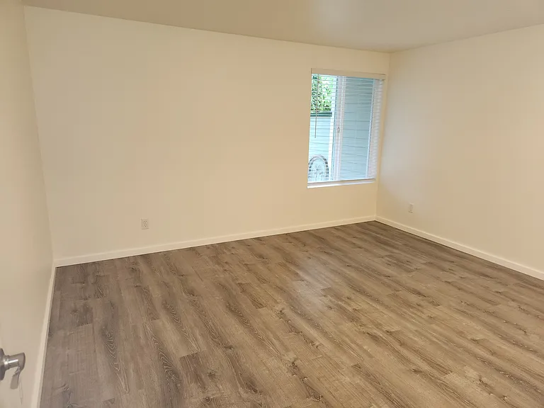 7315 47th Ave SW #101 — Photo 8