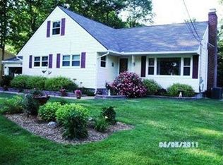 2591 Emmons Dr, Clinton, OH 44216