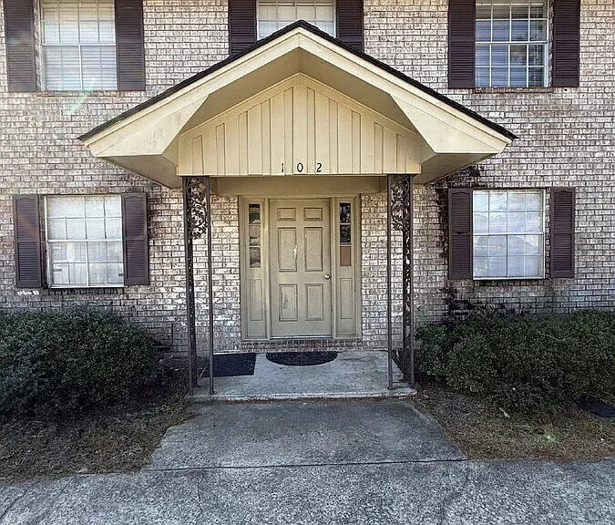 102 Woodhouse Ln #A — Photo 1