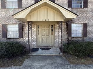 102 Woodhouse Ln #A, Savannah, GA 31406