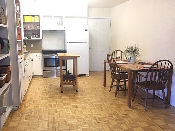 5th image of 835 Pine Ln