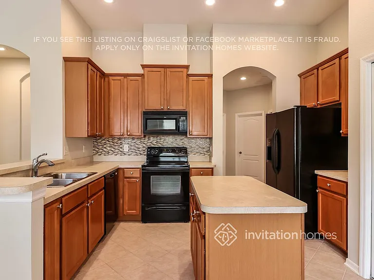 1141 Nashville Dr — Photo 5