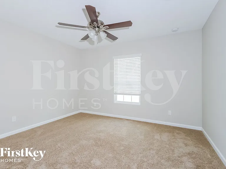 643 SW Sail Ter — Photo 10