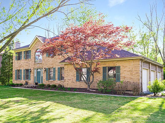 2nd image of 850 Honeysuckle Ave