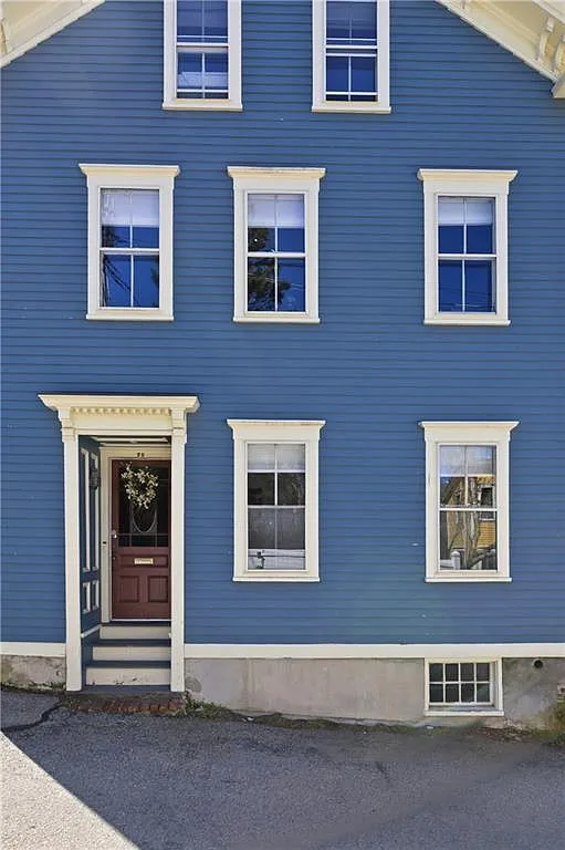 Building Photo - 75 Mary St