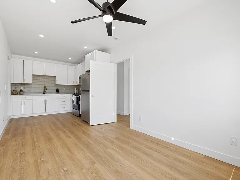742 Jefferson Ave #3 — Photo 6