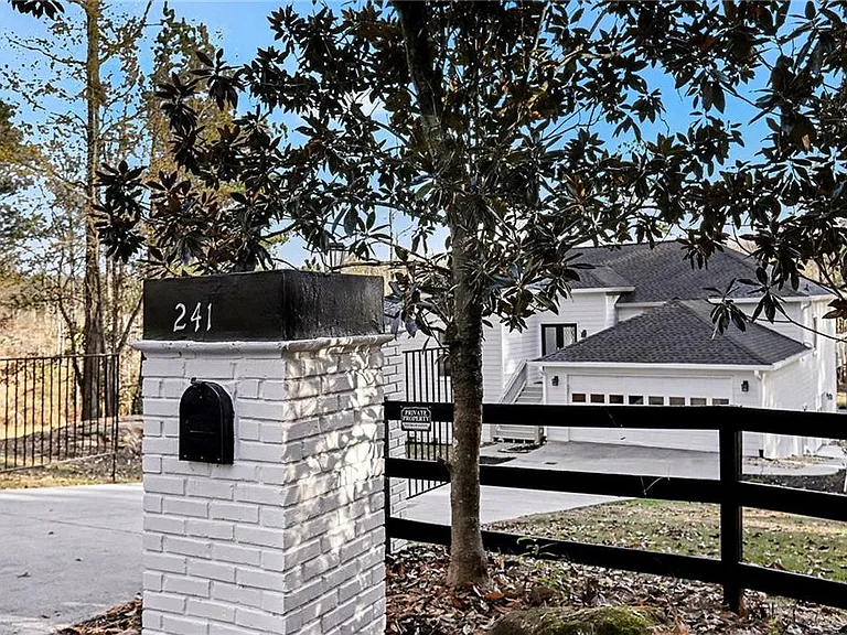 241 Nacoochee Dr — Photo 41