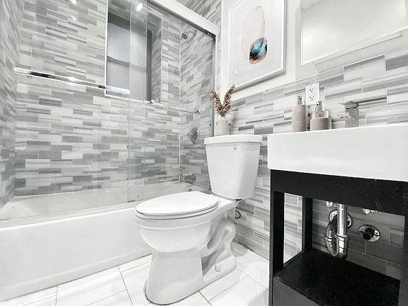 4th image of 315 W 114th St #5D