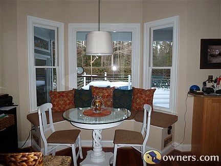 Eat-in Kitchen