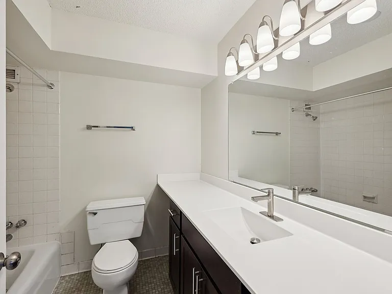 Thornton Place Apartments — Photo 21