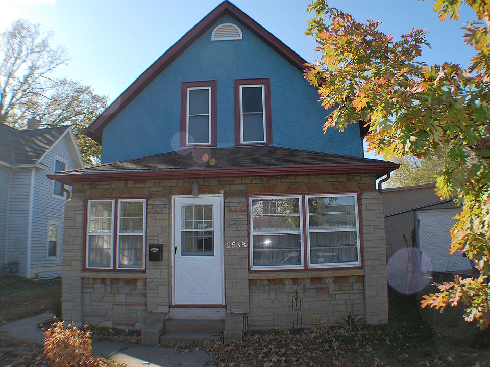 1st image of 2538 Grand St NE