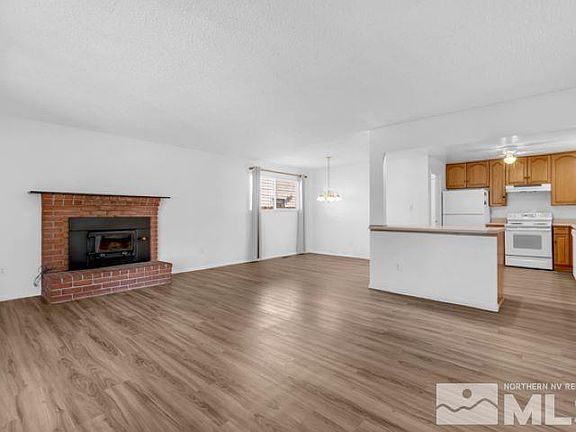 4th image of 693 Marracco Dr