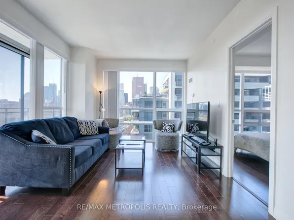 460 Adelaide St E #2015, Toronto, ON M5A 0E7
