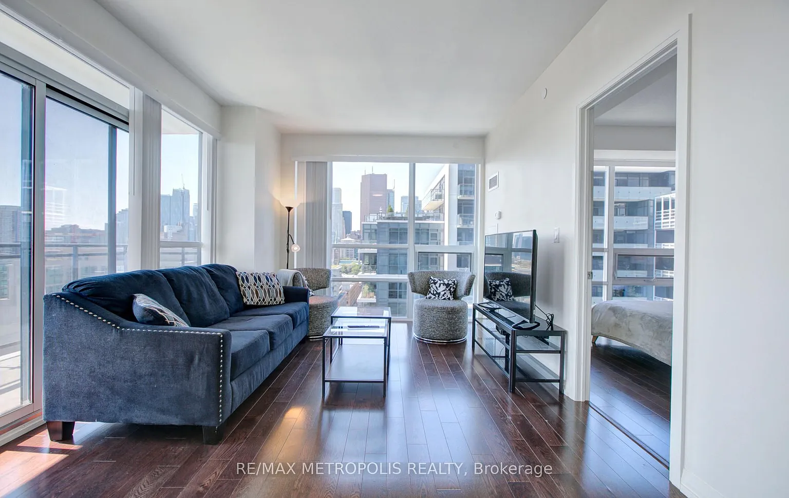 460 Adelaide St E #2015 photo 1