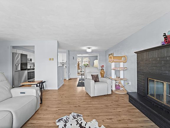 5th image of 2450 Theresa Blvd