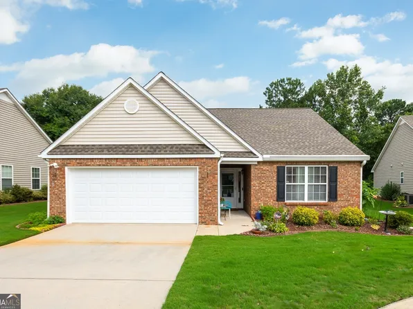 417 Mockingbird Dr, Loganville, GA 30052
