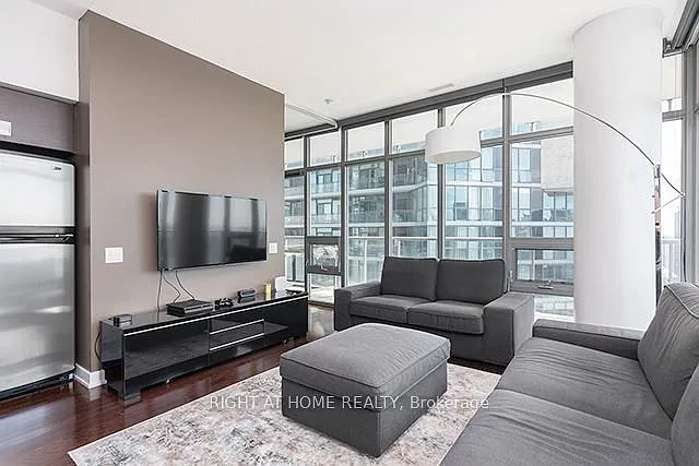 33 Charles St E #2903 — Photo 8