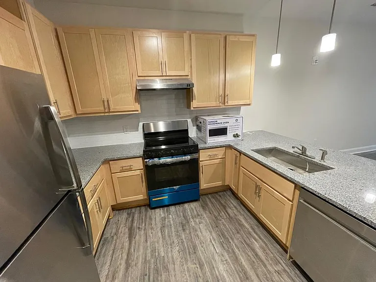 Marcom St Apartments — Photo 2