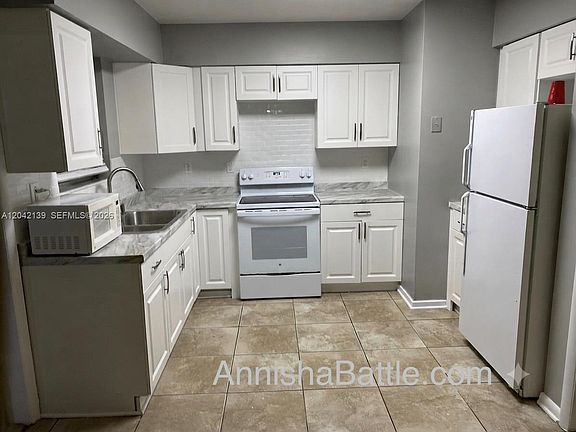 2nd image of 2901 NW 50th St