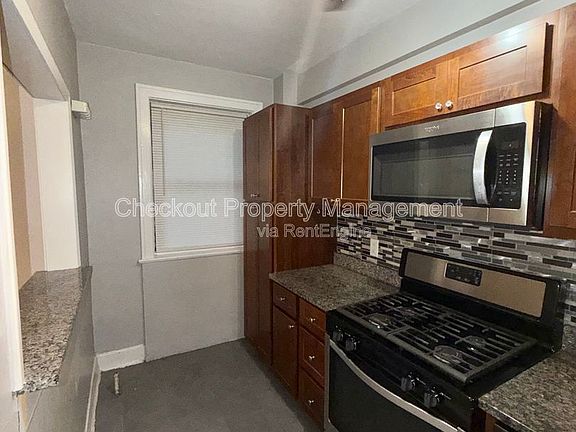 4th image of 5616 Pershing Ave APT 14