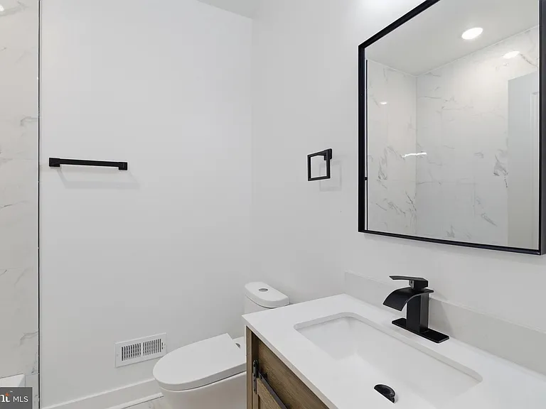617 W Cumberland St #2 — Photo 4
