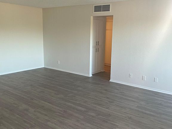 5th image of 6228 Fulton Ave APT 110