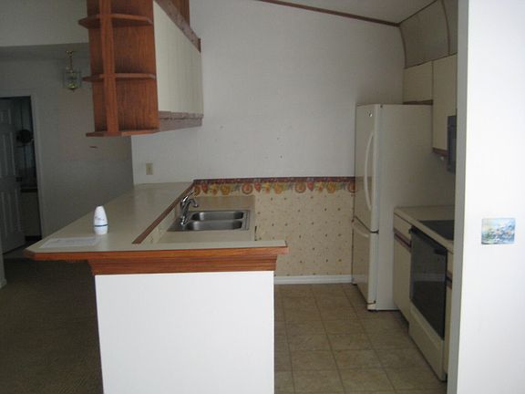 3rd image of 5189 SE Horse Point Road