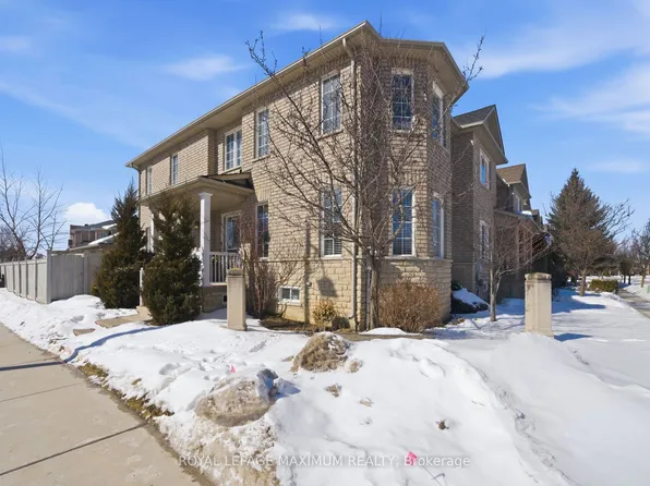2 Castle Park Blvd, Vaughan, ON L4H 1M5