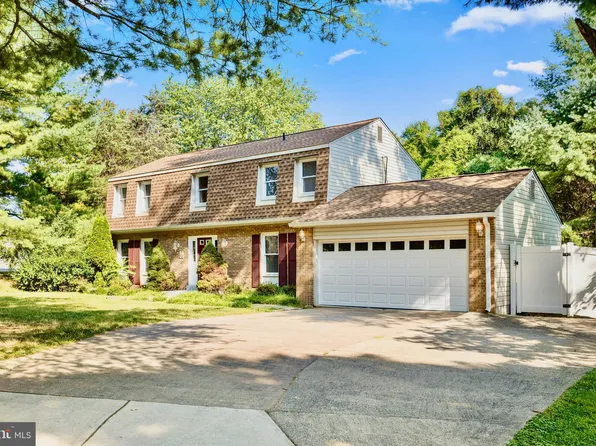 1518 Gingerwood Ct, Vienna, VA 22182