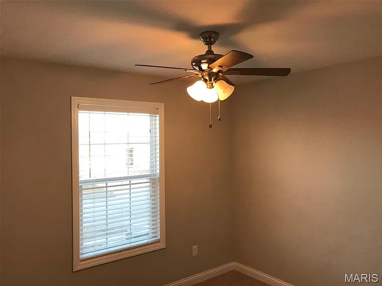 463 Honeysuckle Creek Dr — Photo 6