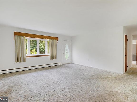 4th image of 4986 Treher Rd