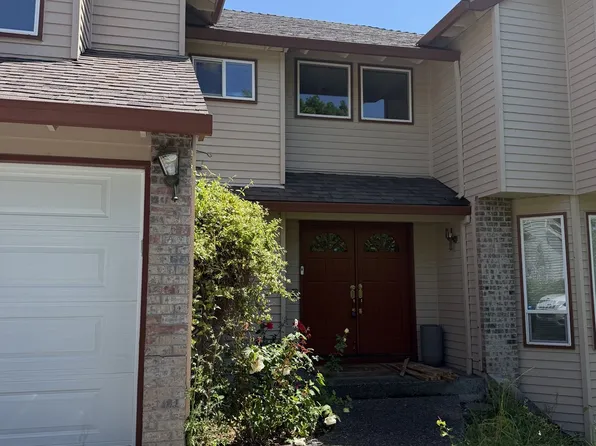 4981 Hampton Ct, Lake Oswego, OR 97035