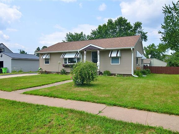 3rd image of 2320 Hayden Avenue