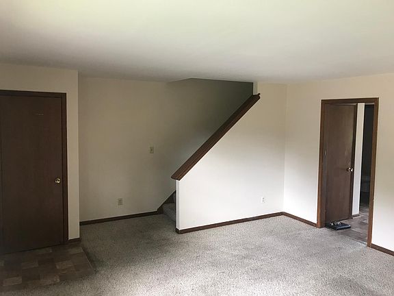 3rd image of 4624 Yale Dr