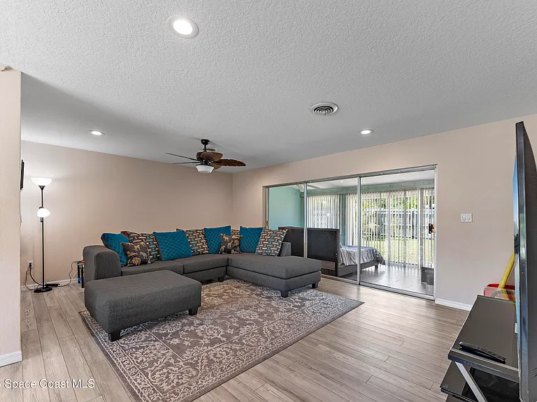 116 Royal Palm Ave — Photo 8