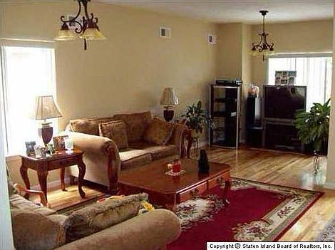 3rd image of 15 Clinton Ct