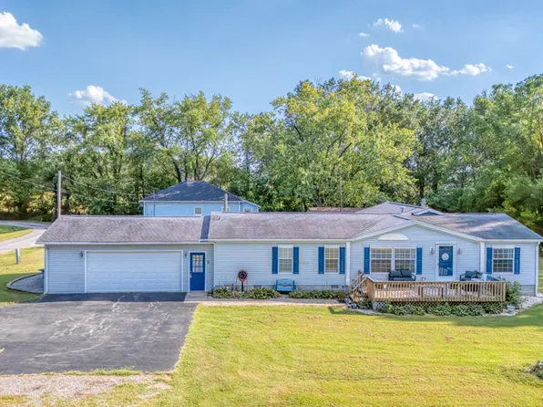 15547 Vivian St, Sesser, IL 62884