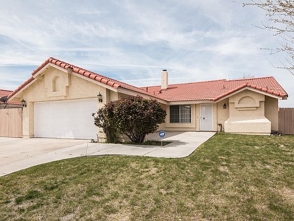 2nd image of 45323 Essex Ln