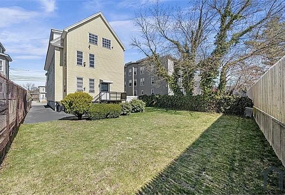 2nd image of 39 Mason St #2