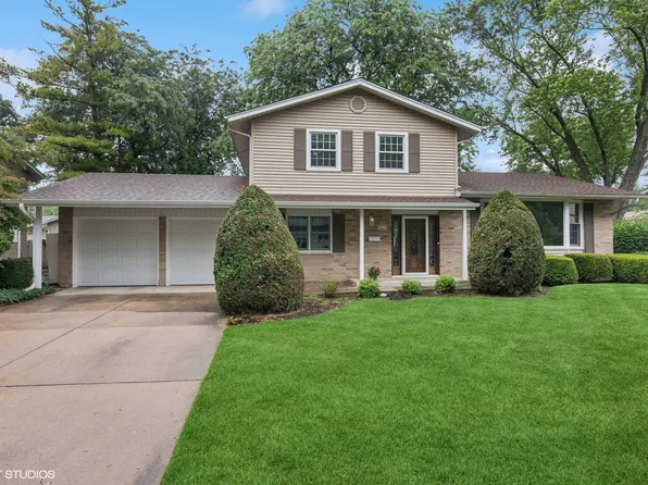 911 E Sayles Dr, Palatine, IL 60074