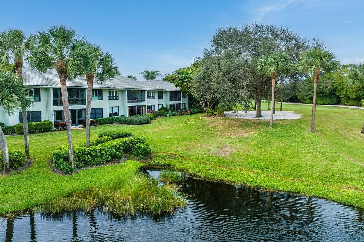 Building Photo - 3843 Quail Ridge Dr N