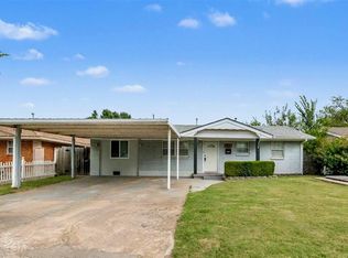 911 SW 4th Pl, Moore, OK 73160