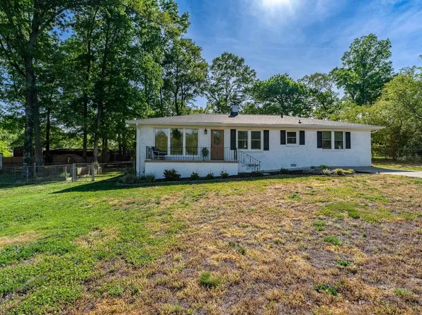 23 Blue Mountain Dr, Greenville, SC 29617